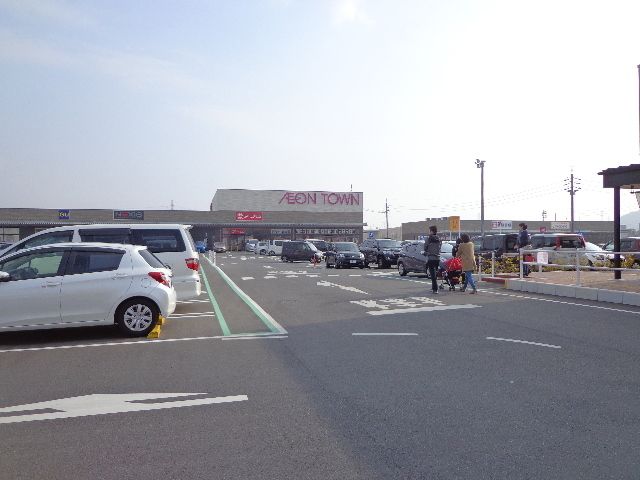 徒歩約17分（1.2Km）車で4分