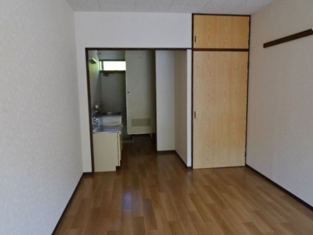 収納スペースは半間 天井まであるのでしっかり収納できますね