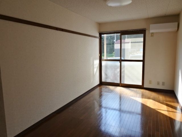 バルコニーに面した明るい洋室 日当たりは大切です