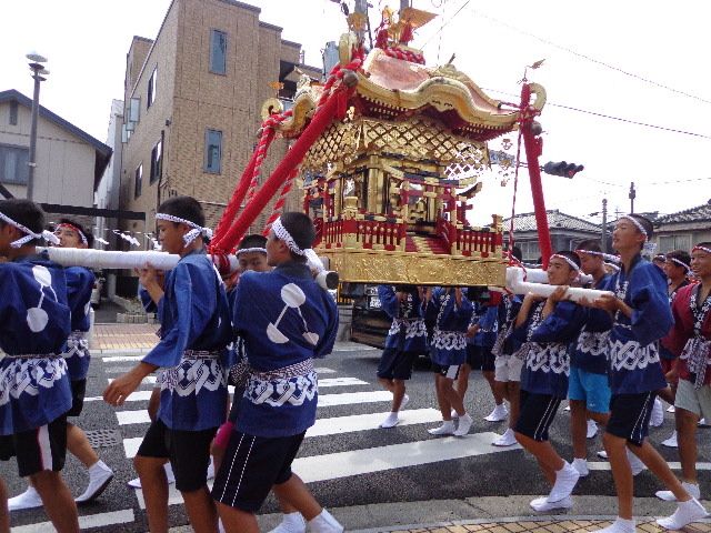 神輿 みこし が通る 下松市のお祭り 荒神社大祭