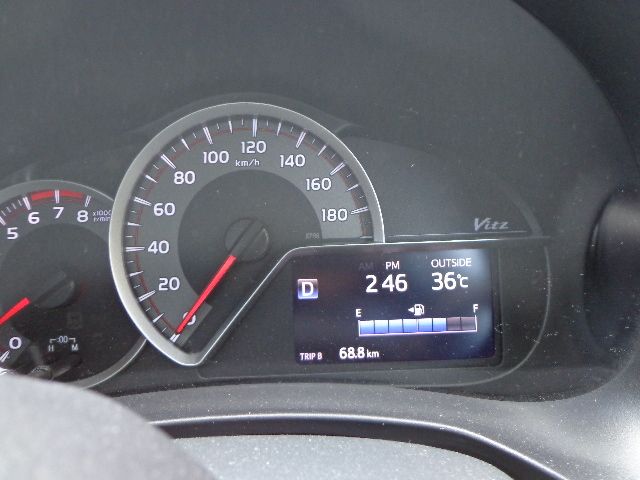 トヨタ「ヴィッツ」の室外気温表示36℃～下松の今日は猛暑日
