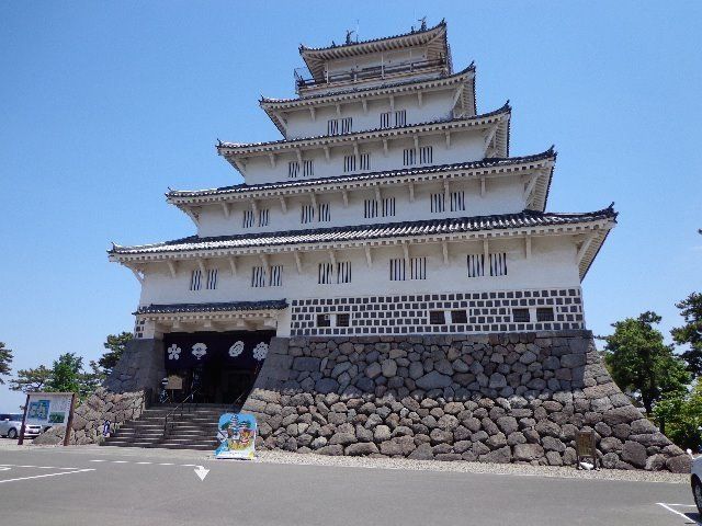 長崎の島原市にある島原城です。女性の方が忍者の姿で迎えて下さいました。